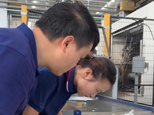أخبار الشركة الأخيرة عن Sweltering Heat Can’t Deter Enthusiasm: EMT’s 